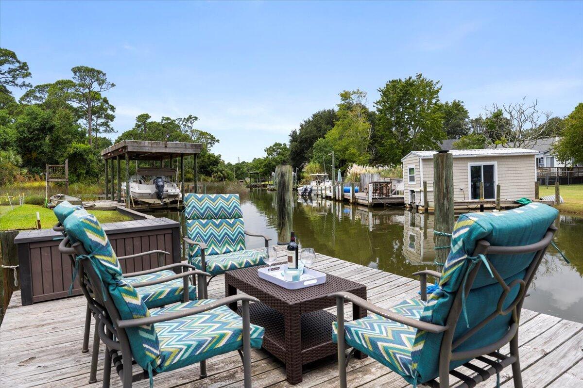 ELLIOTTS POINT 8TH ADDN - Residential
