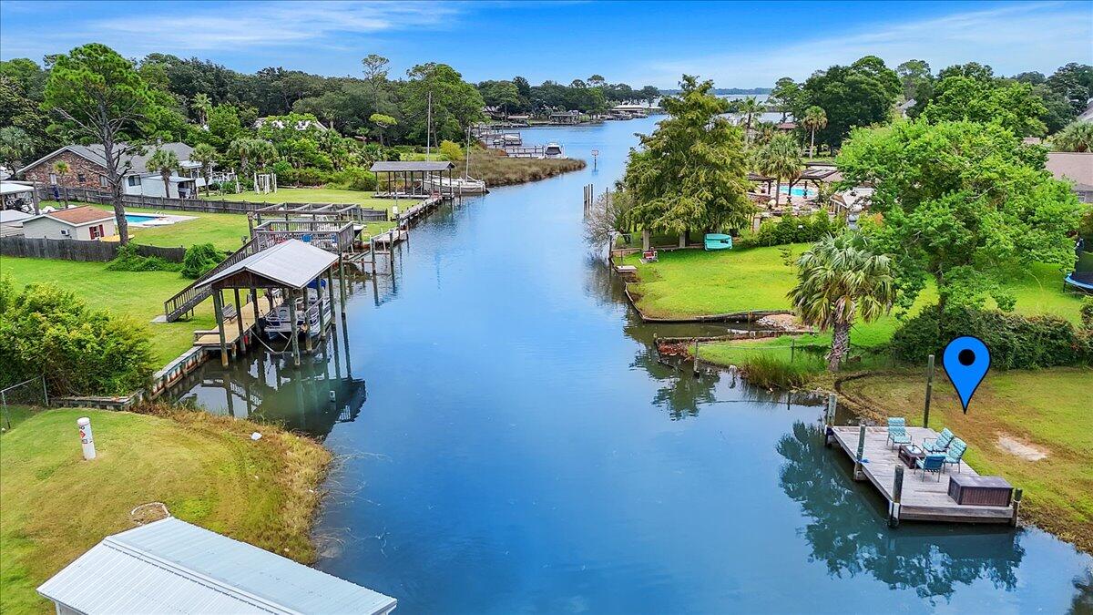 ELLIOTTS POINT 8TH ADDN - Residential