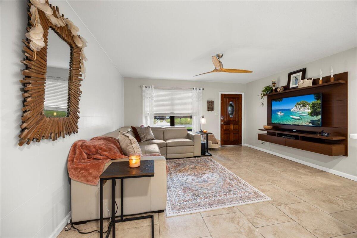 ELLIOTTS POINT 8TH ADDN - Residential