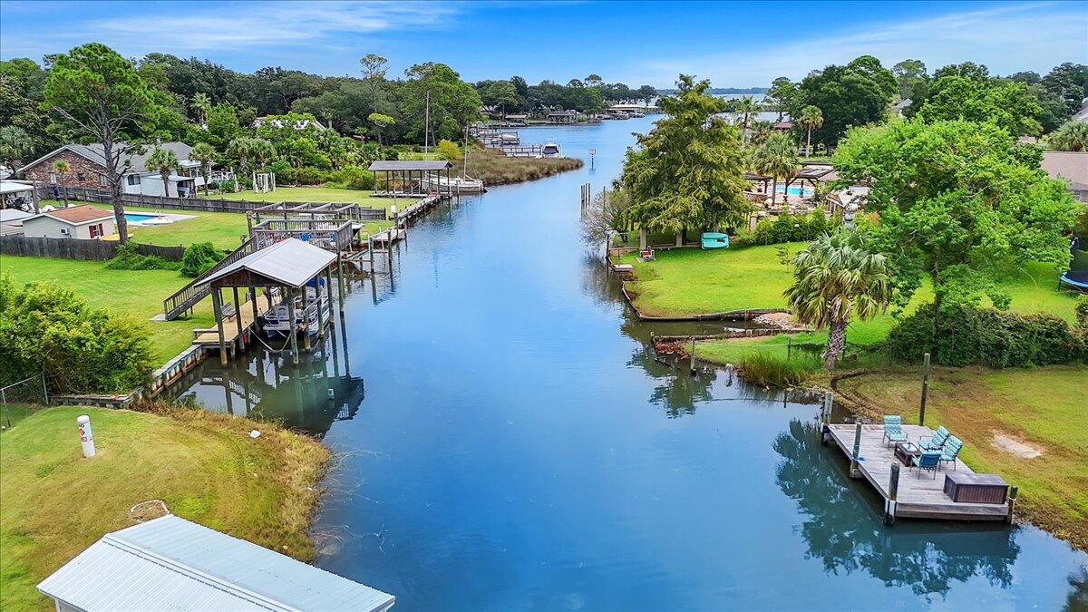 ELLIOTTS POINT 8TH ADDN - Residential
