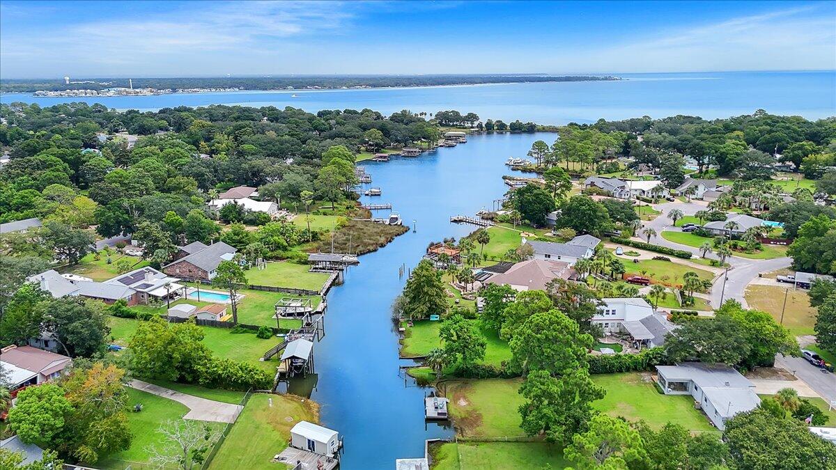 ELLIOTTS POINT 8TH ADDN - Residential