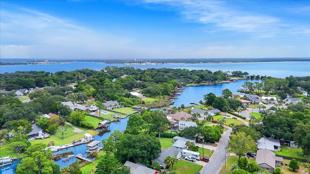 ELLIOTTS POINT 8TH ADDN - Residential