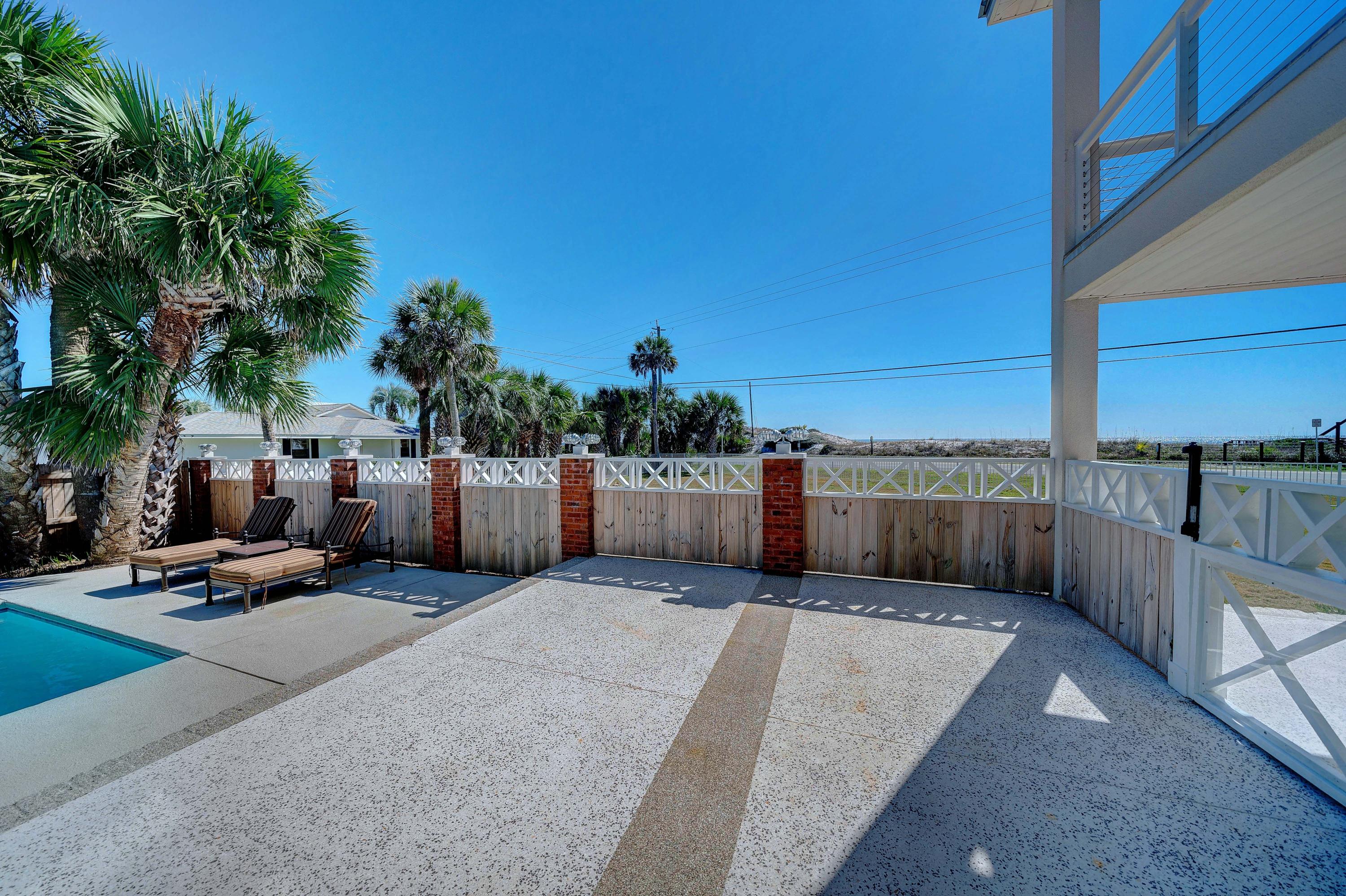 SANTA MONICA BEACH - Residential