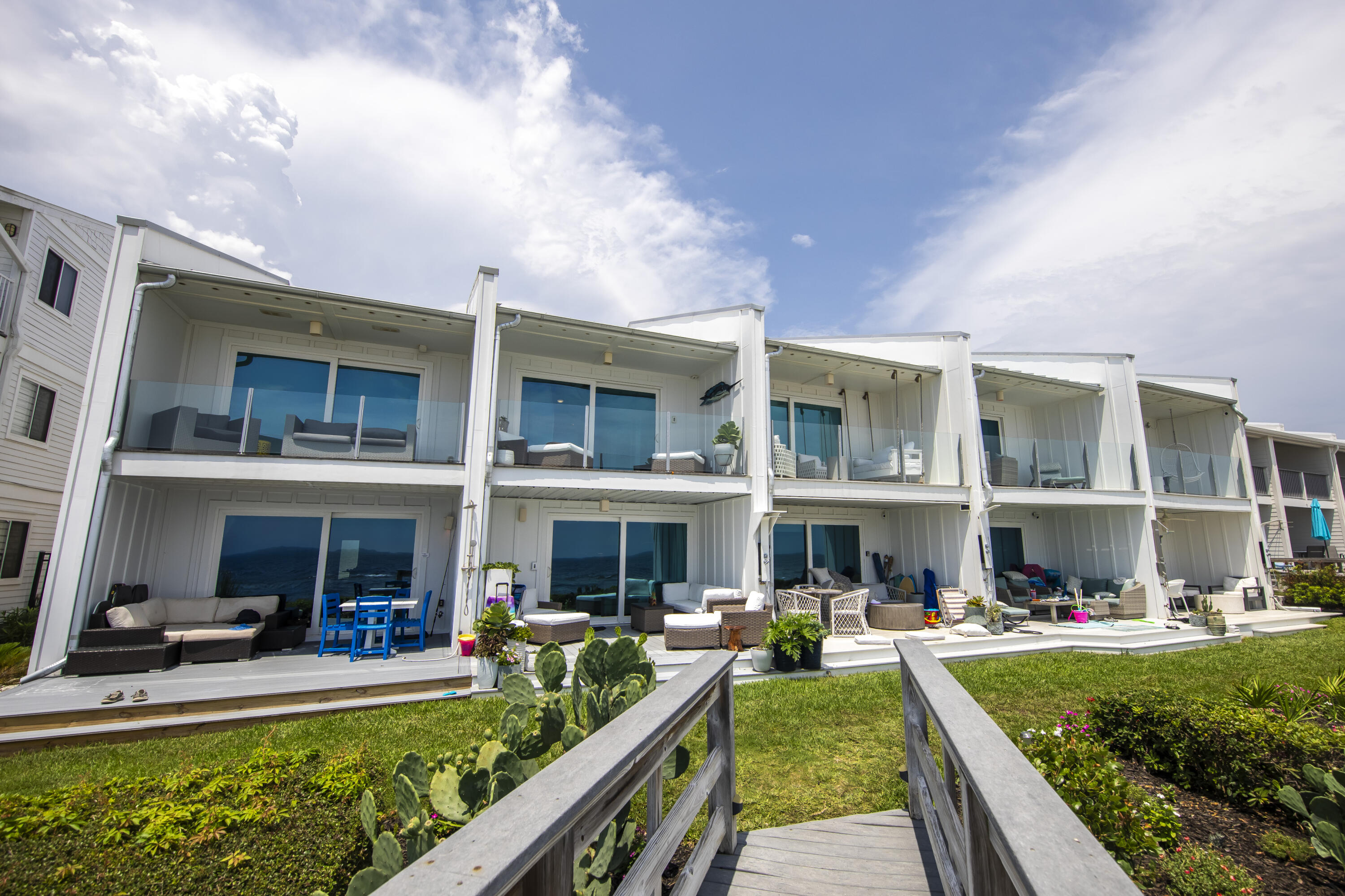 BOOTH BAY T/H - Residential