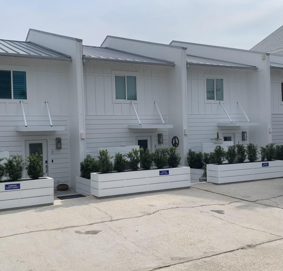 BOOTH BAY T/H - Residential