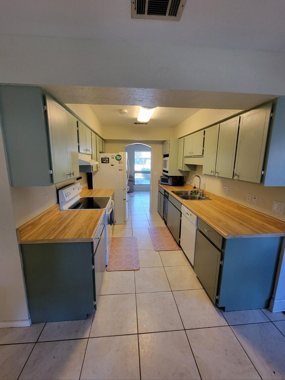 PINEWOOD ESTATES - Residential