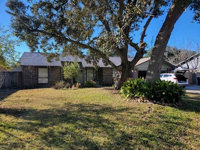 PINEWOOD ESTATES - Residential