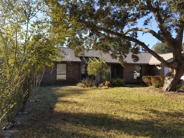 PINEWOOD ESTATES - Residential