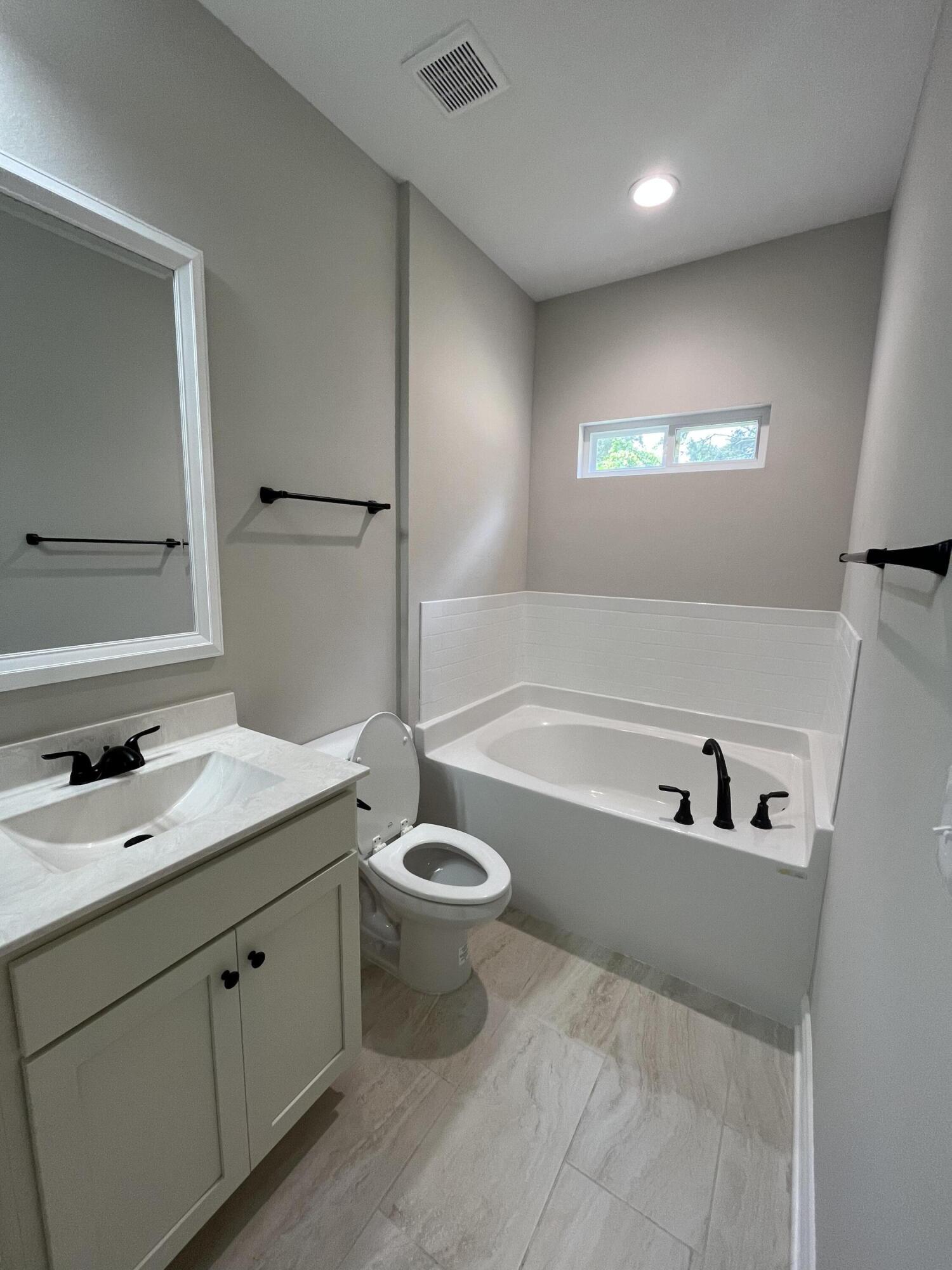 PORT DIXIE - Residential Lease