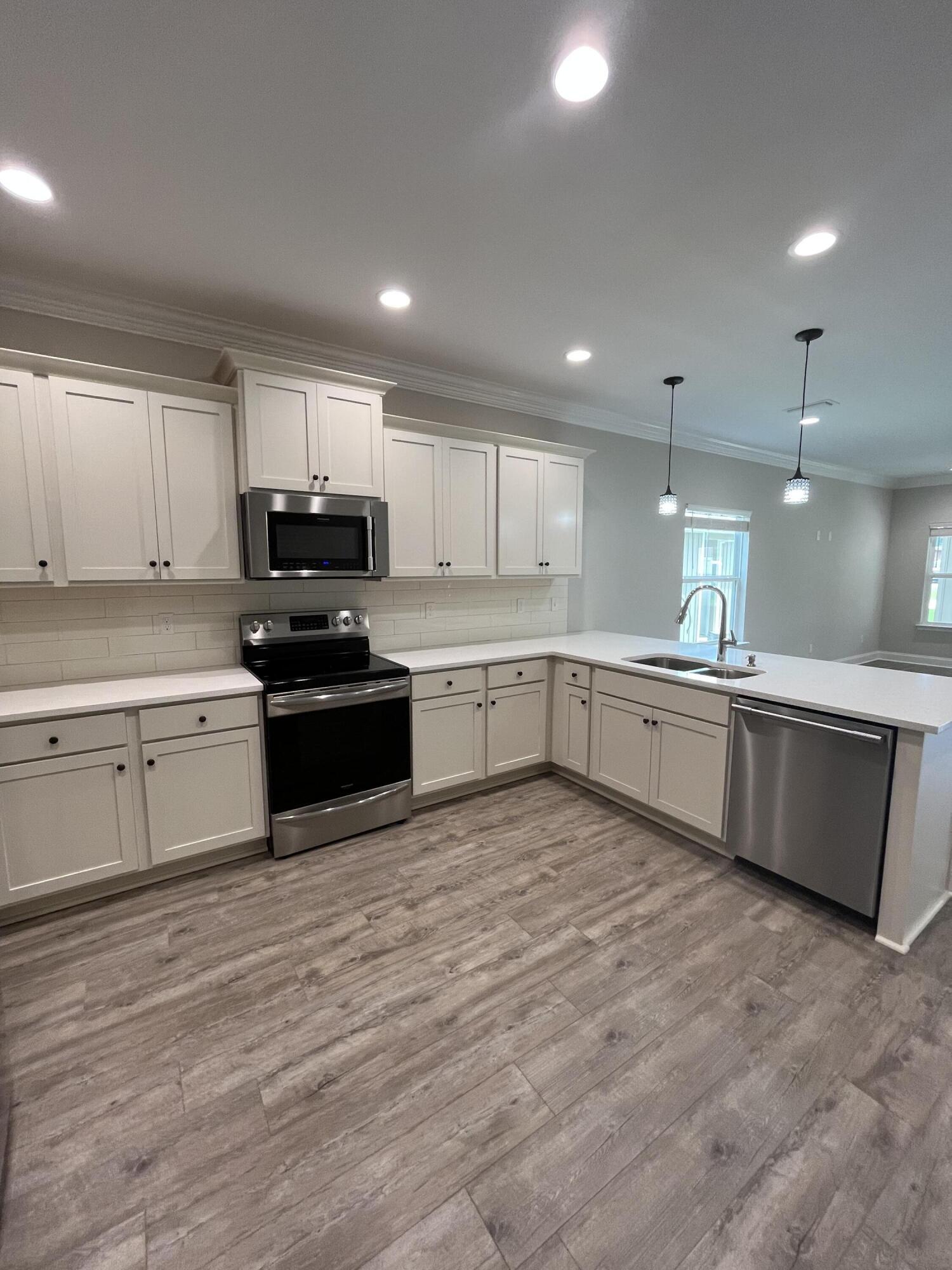 PORT DIXIE - Residential Lease