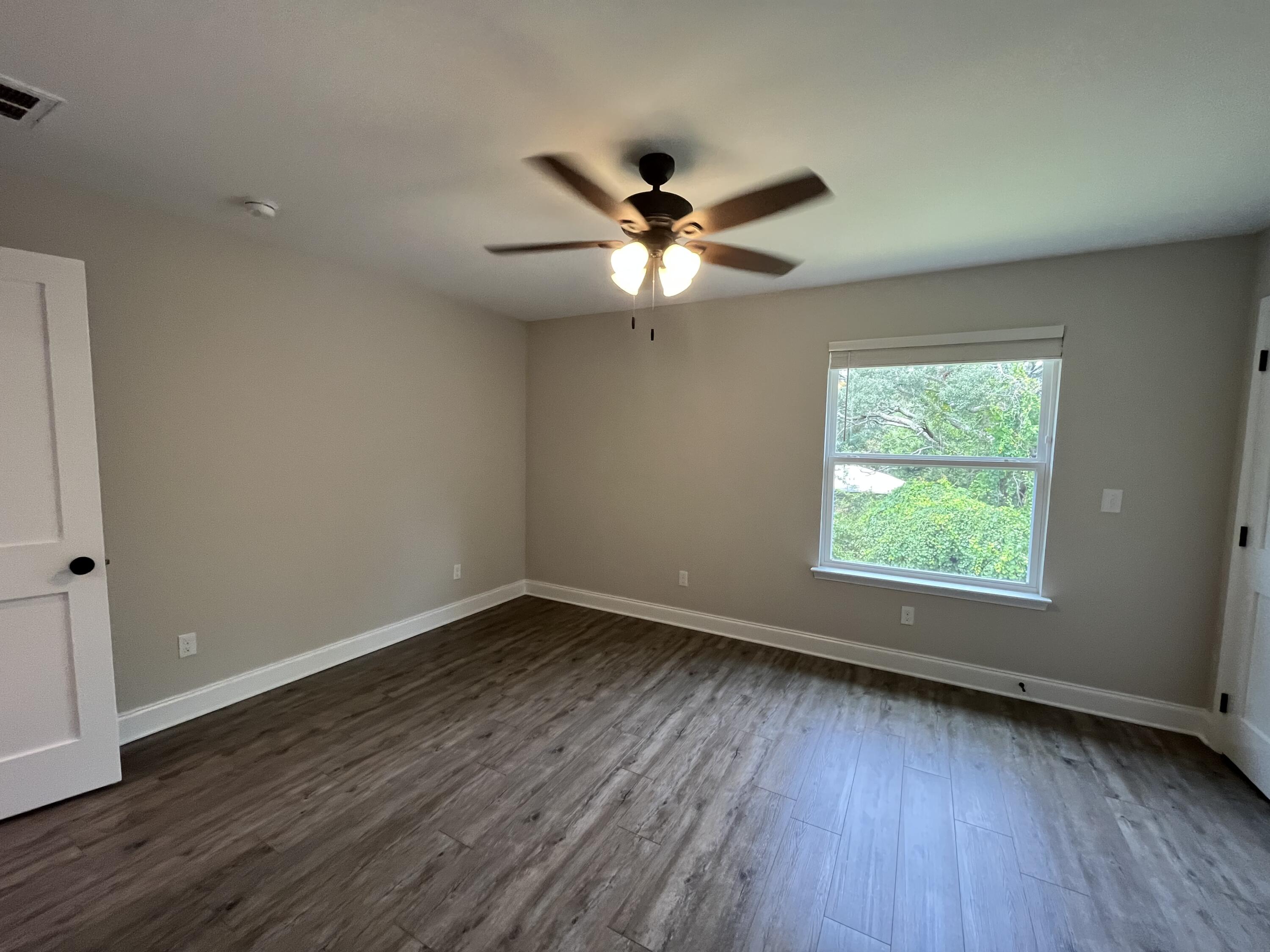 PORT DIXIE - Residential Lease