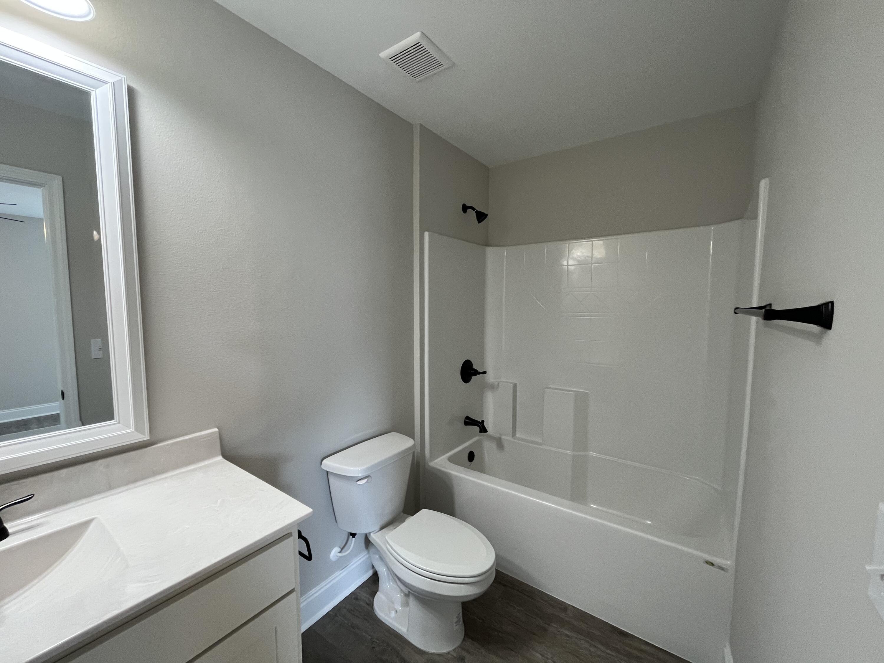 PORT DIXIE - Residential Lease