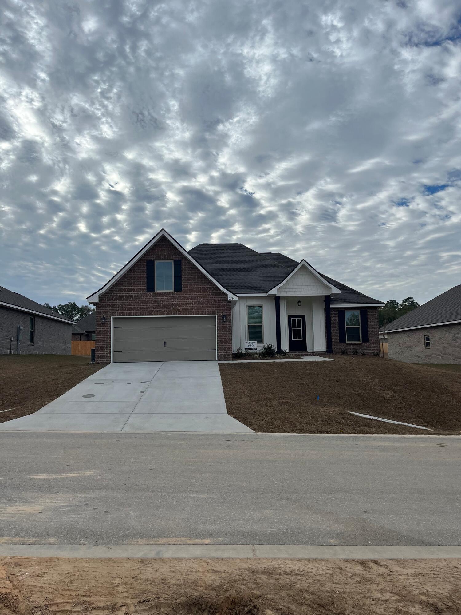Awesome builder rate plus FREE refrigerator. Restrictions apply.	

The ROSES V H in Young Oaks community offers a 3BR, 2BA, open design with a flex space and computer desk/niche. Upgrades added (list attached). Features: double vanity, garden tub, separate shower, and 2 walk-in closets in master bath, tray ceiling in master bed, kitchen island, walk-in pantry, covered porches, recessed lighting, crown molding, ceiling fan in living and master, framed mirrors, smoke/carbon monoxide detectors, landscaping, architectural 30-year shingles, flood lights, and more!
Energy Efficient Features: water heater, electric appliance package, vinyl low E MI windows, and more! Energy Star Partner.