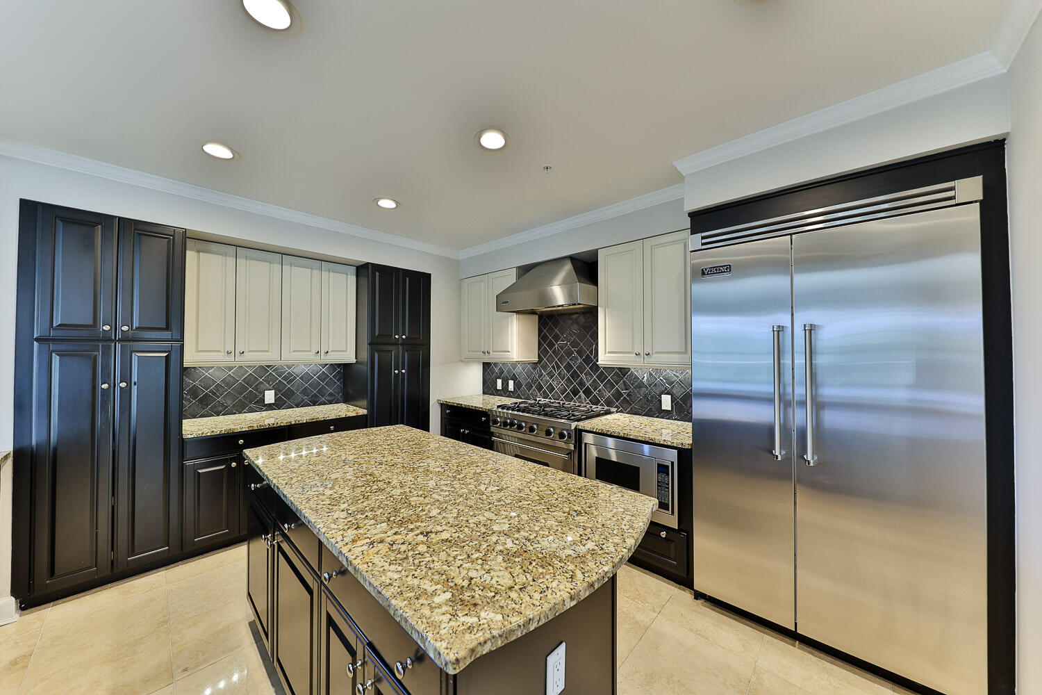 ONE WATER PLACE AT KELLY PLANTATION - Residential Lease