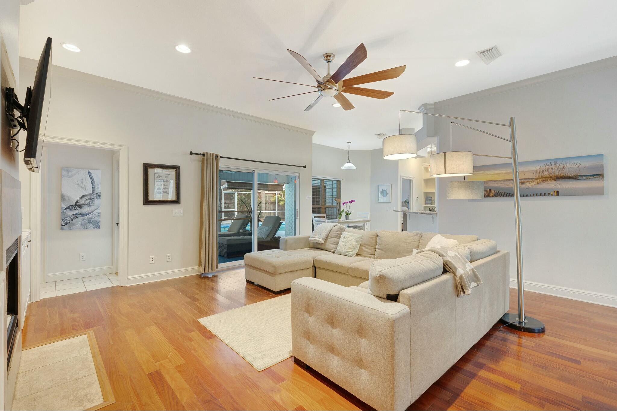 HOLIDAY SHORES ESTATES - Residential