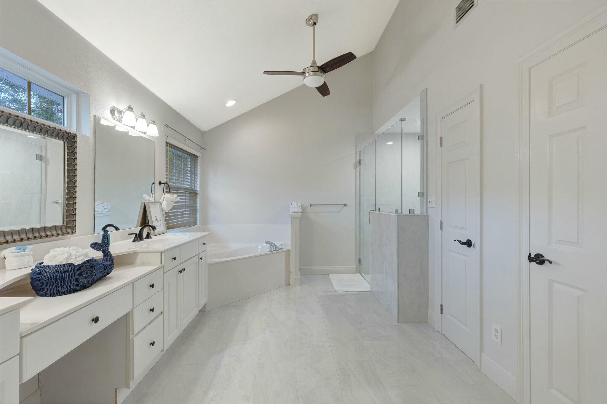 HOLIDAY SHORES ESTATES - Residential