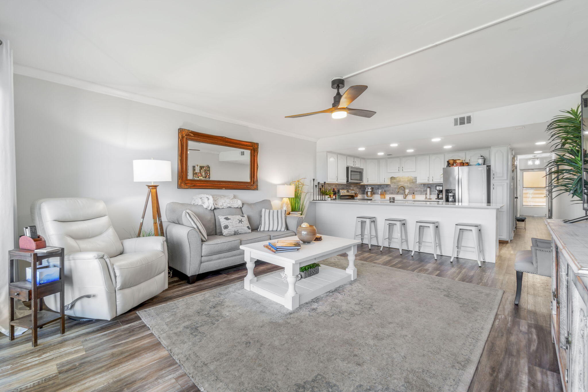 VALENCIA CONDO - Residential Lease