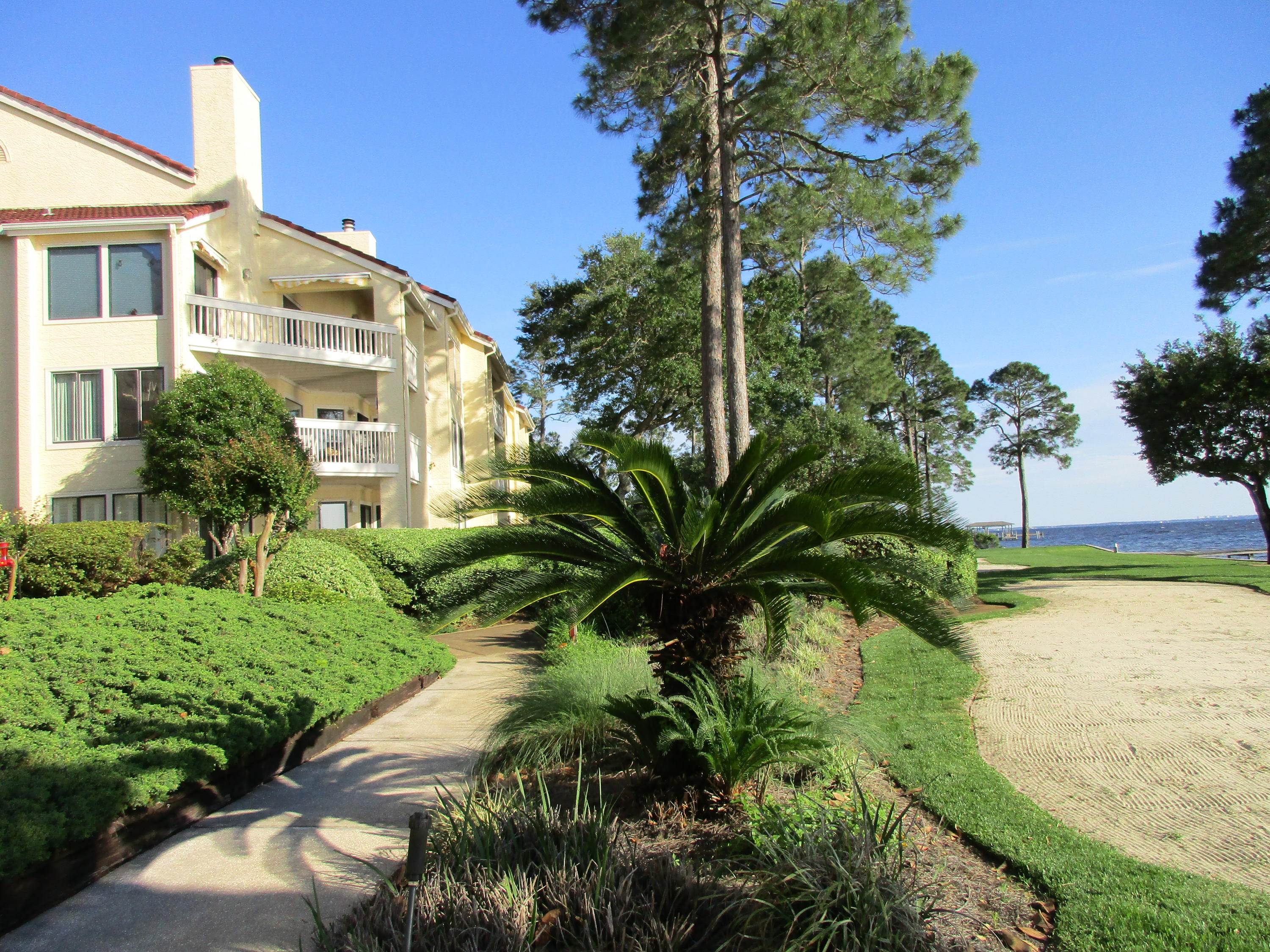 BAY VILLAS CONDOS - Residential Lease