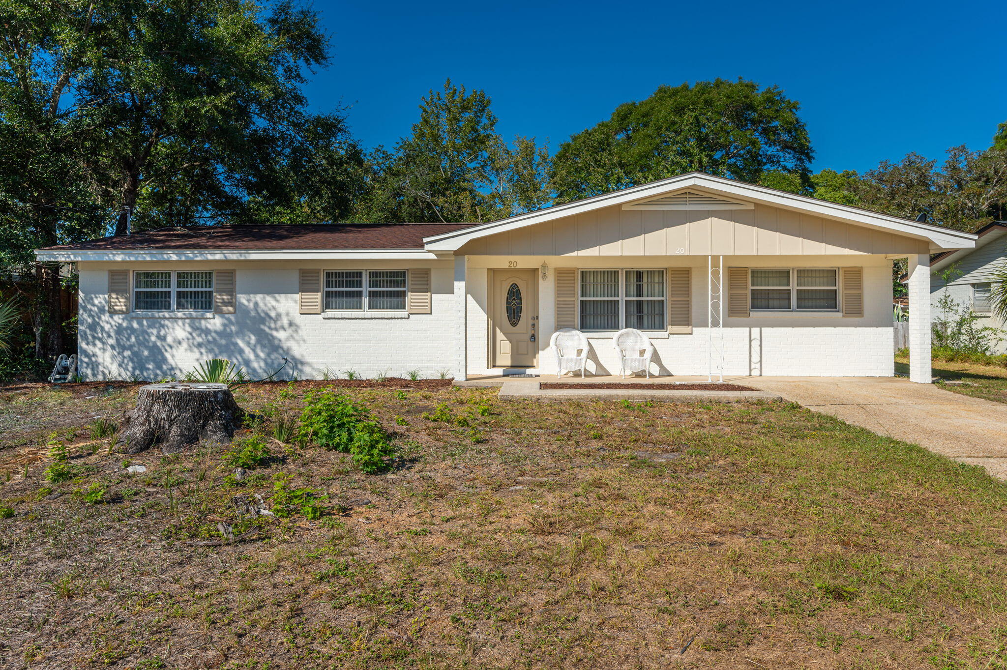 Beautifully updated home in FWB with MOTHER-IN-LAW SUIT. Home was remodeled in 2019 which included new roof with 3/4 plywood (better insurance rate), new tile flooring, new water heater, and much more. Mother-in-law Suite includes private bathroom and kitchen. Home has plenty of parking and a generous sized back yard. Beautiful home for any family!! Check it out today!