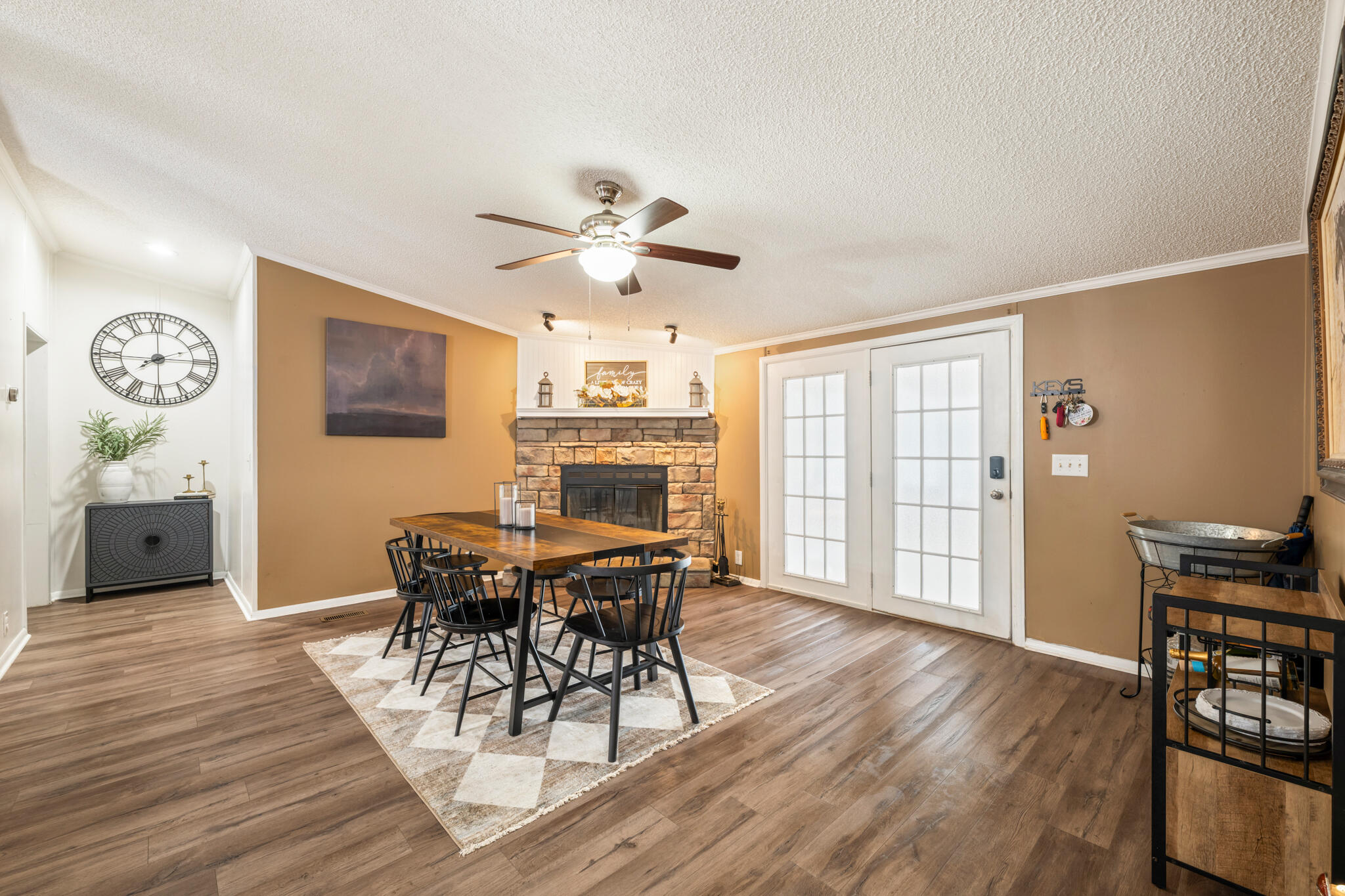 CRESCENT SHORES - Residential