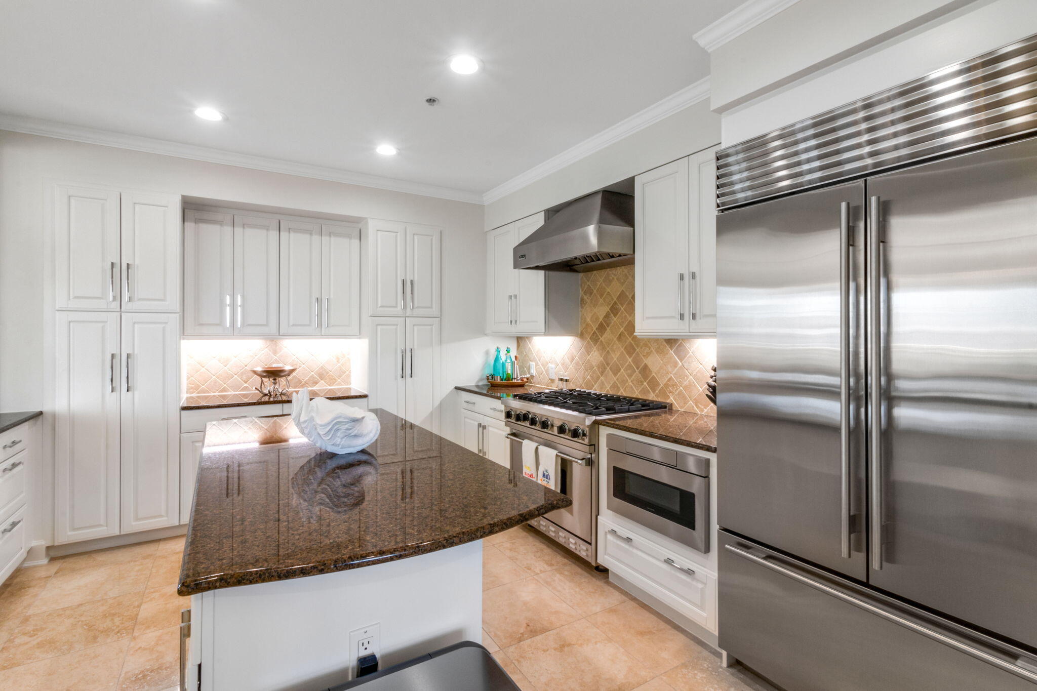 ONE WATER PLACE AT KELLY PLANTATION - Residential