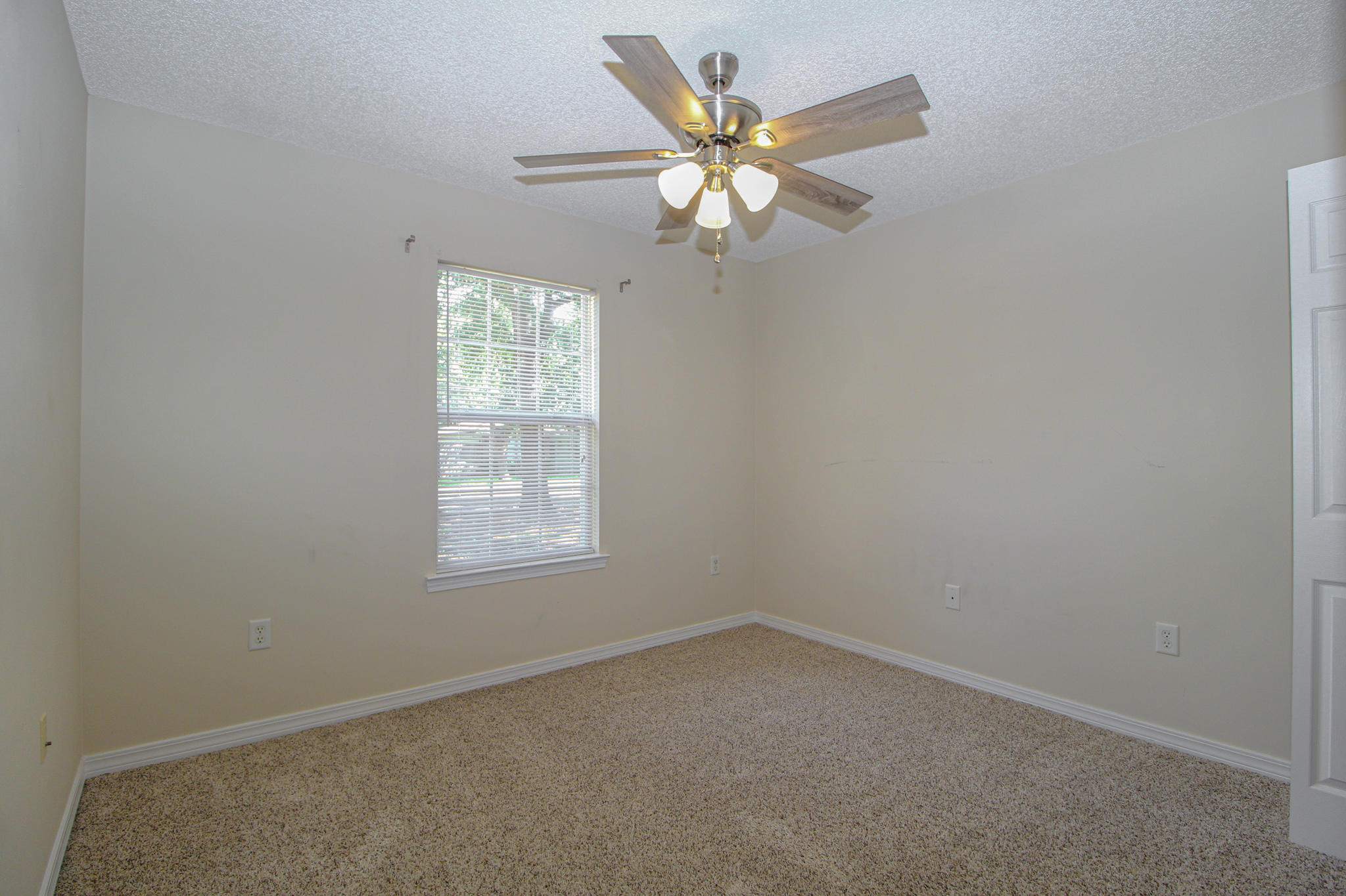 BRADYS S/D - Residential Lease