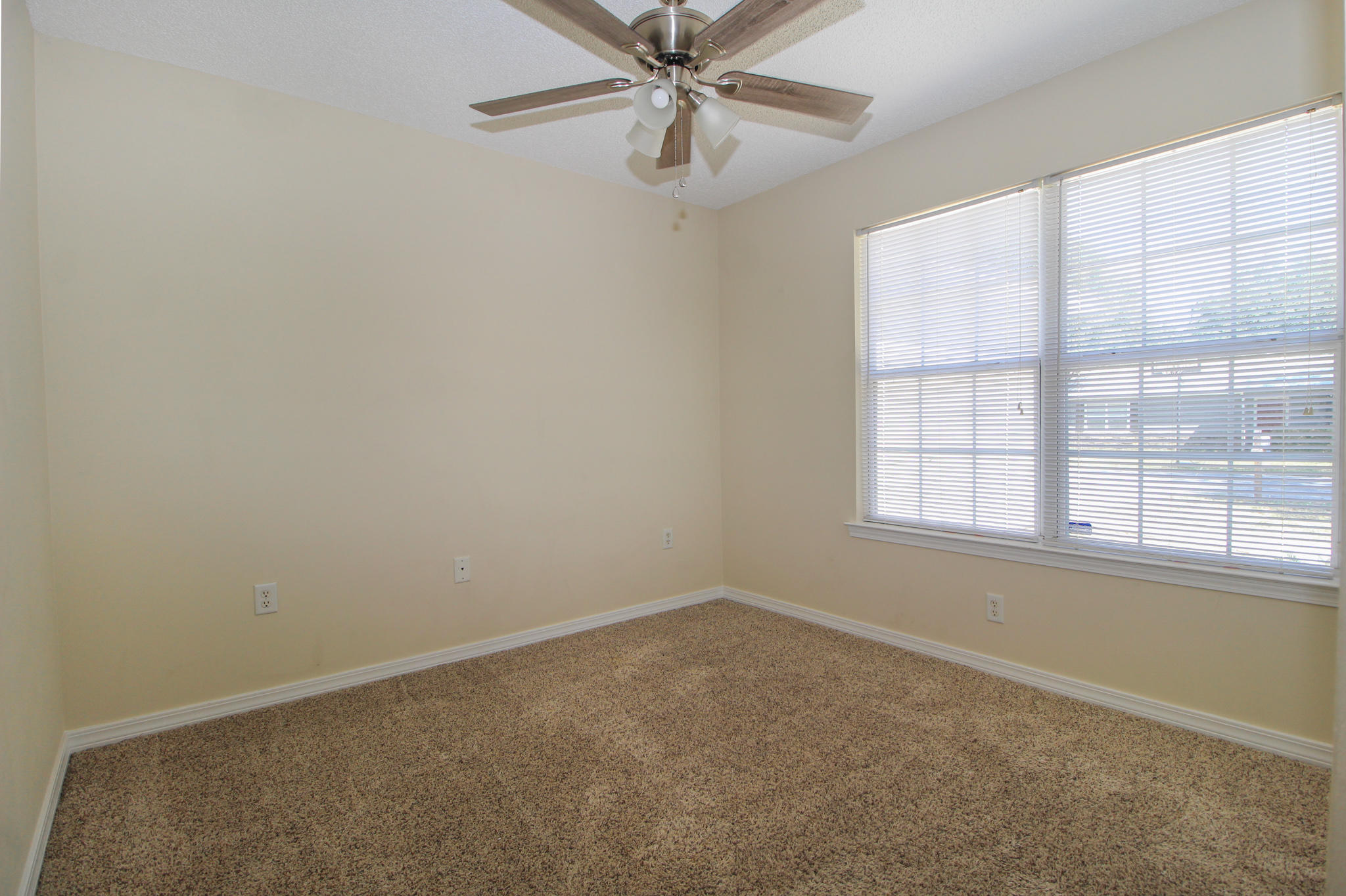 BRADYS S/D - Residential Lease