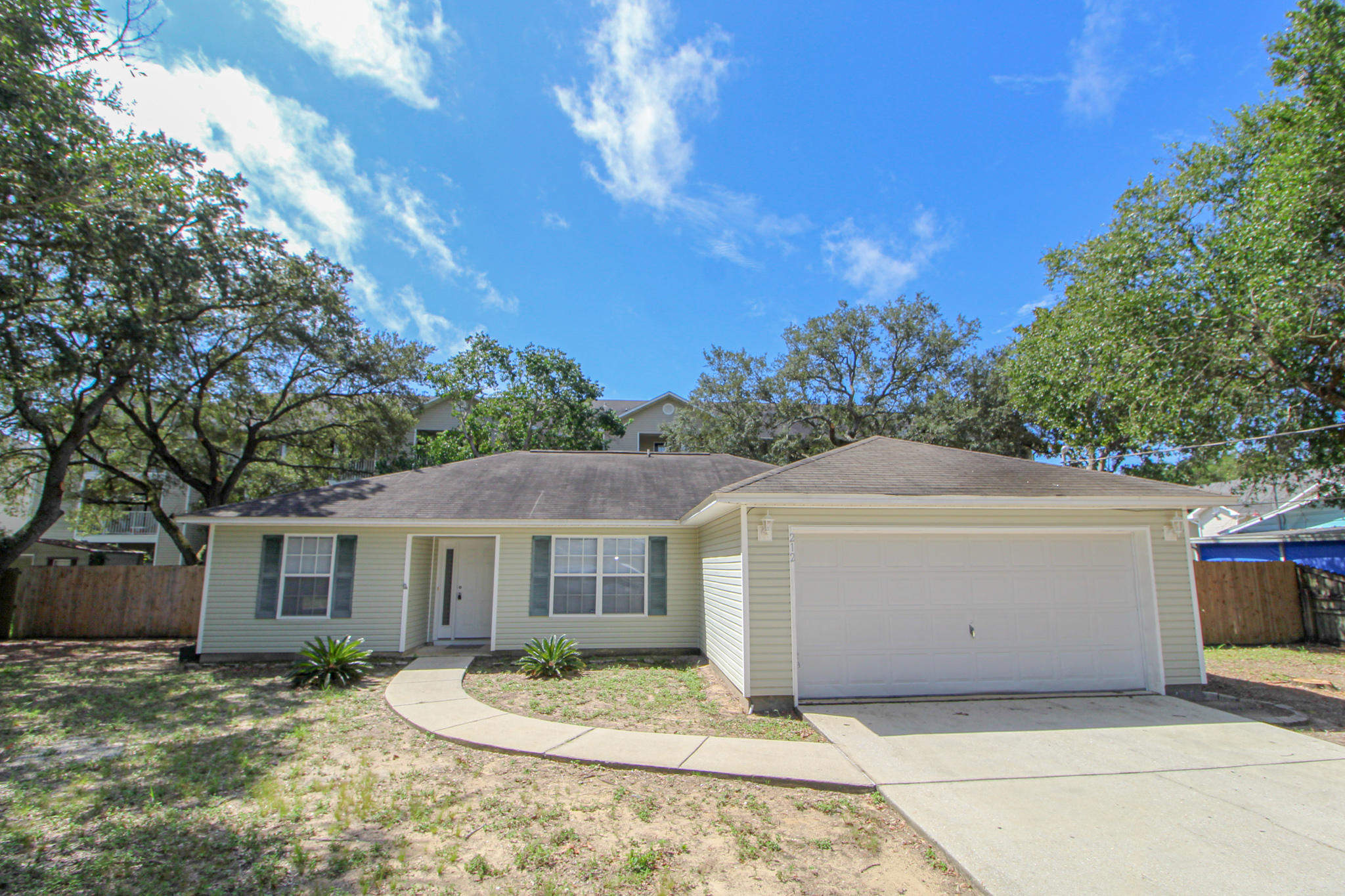 TUCKED AWAY YET CLOSE TO EVERYTHING AND SITUATED BETWEEN BOTH HURLBURT AND EGLIN AFB.  Spacious and open living area with 10ft ceilings throughout the living room, dining room and kitchen.   Kitchen has granite counter tops, breakfast bar and recessed lighting.  Split bedroom floor plan is perfect for additional privacy from kids or guests.  Master bedroom has trey ceiling and a large walk-in closet.  Master bathroom has double vanitites.  Laundry room for your washer and dryer.  Two car garage.  DON'T MISS THE OPPORTUNITY TO HAVE A NEWER HOME IN FORT WALTON WALTON BEACH. Owner is a licensed Real Estate agent..........