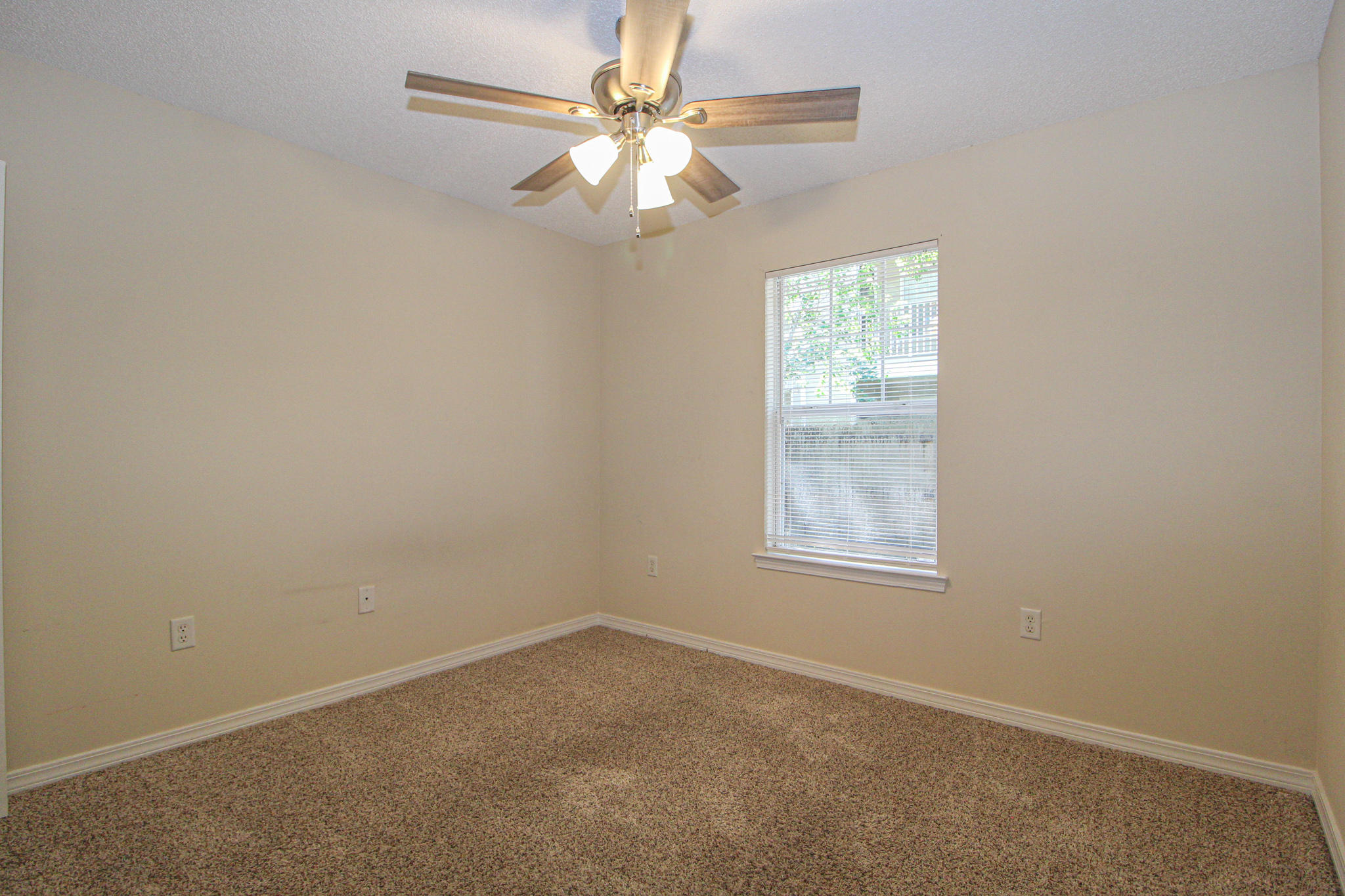 BRADYS S/D - Residential Lease