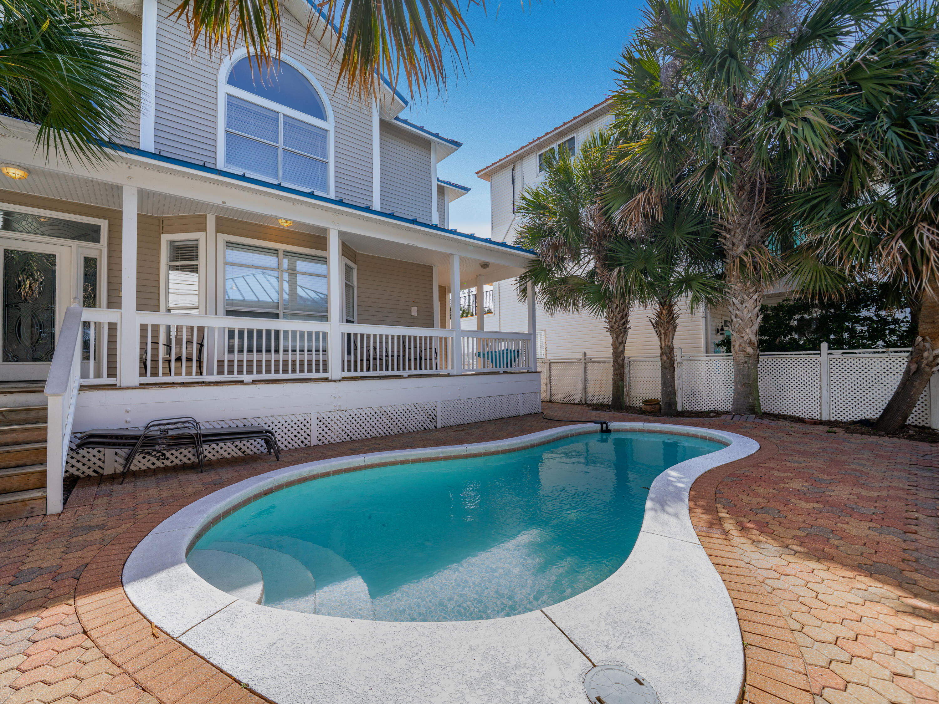 CRYSTAL BEACH - Residential