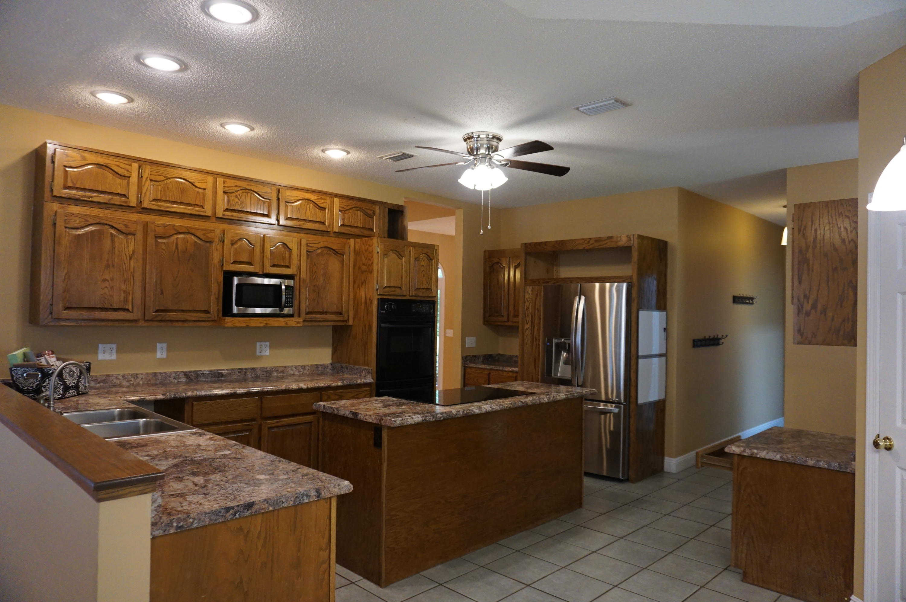 MEADOW LAKE ESTATES - Residential Lease