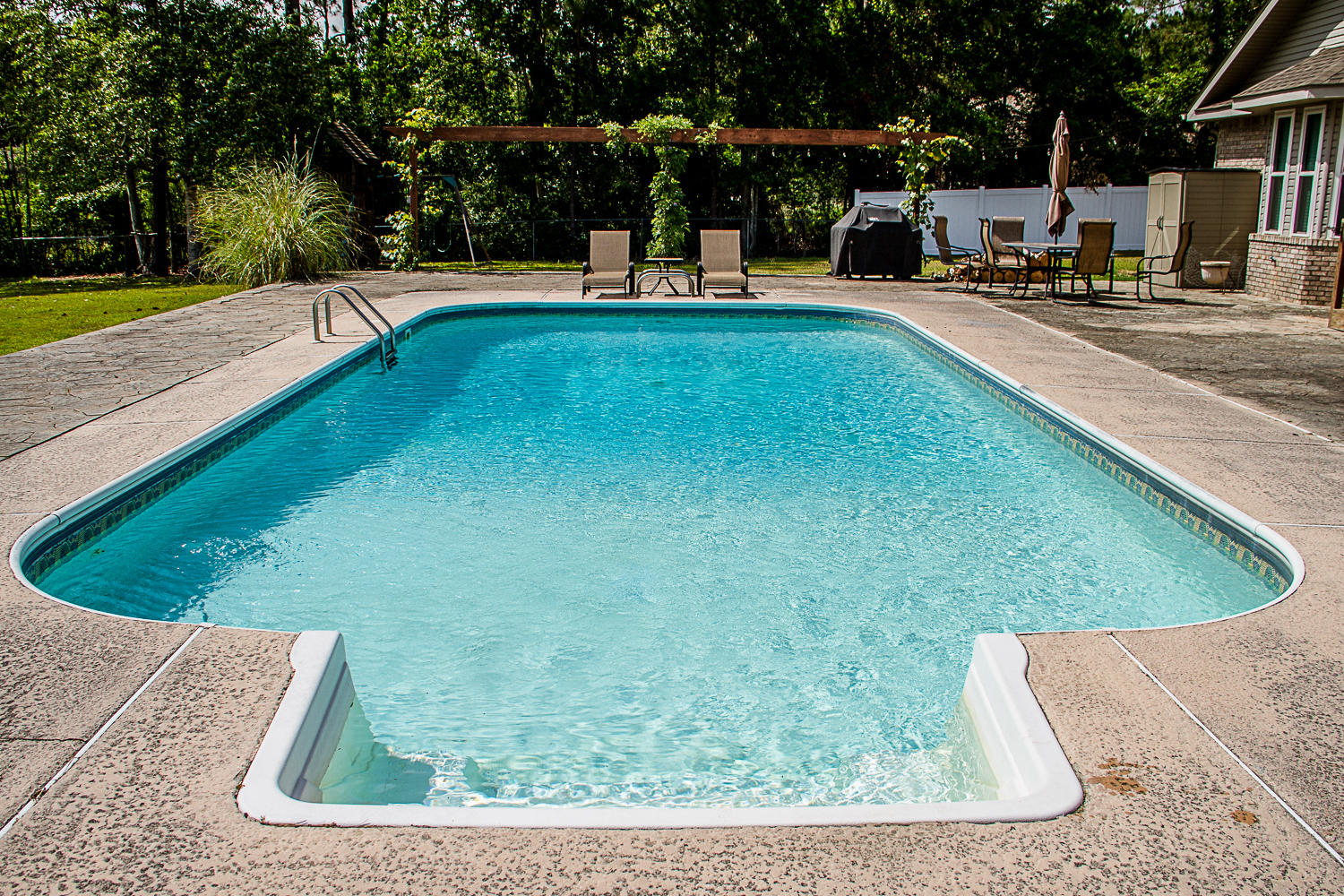 MEADOW LAKE ESTATES - Residential Lease
