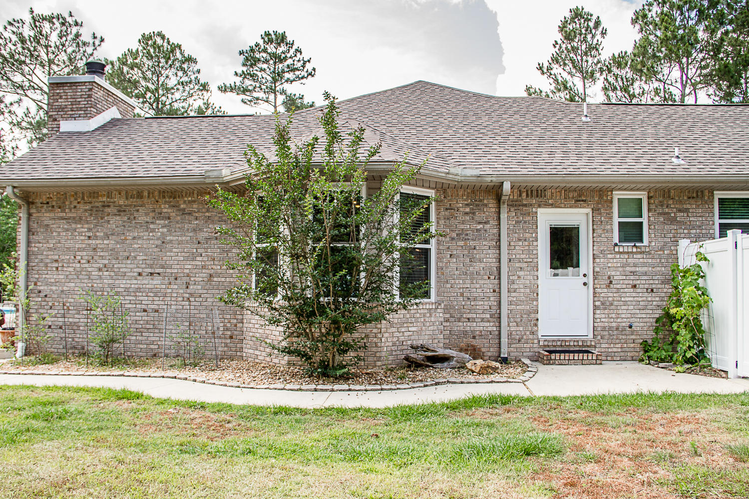 MEADOW LAKE ESTATES - Residential Lease