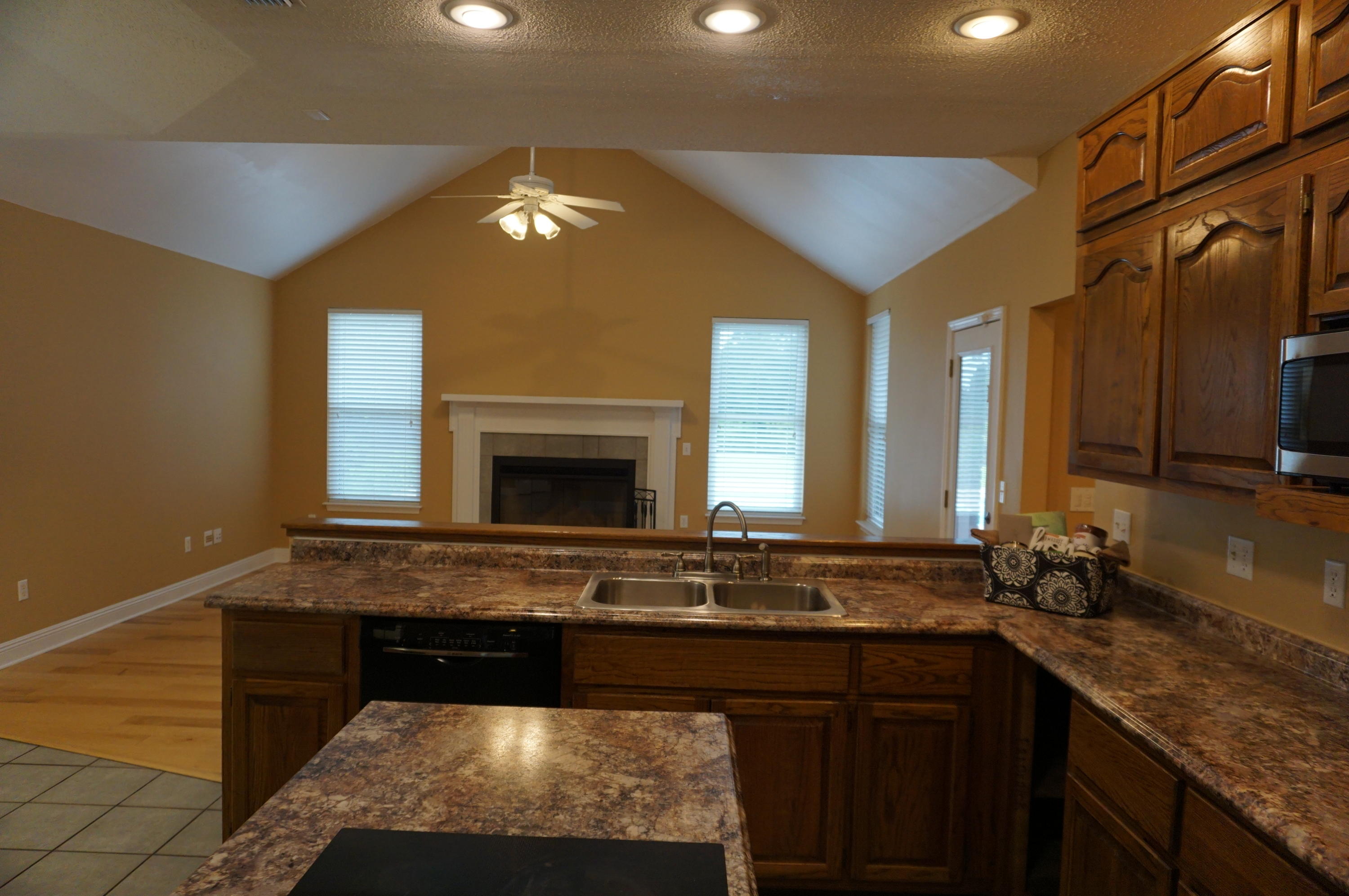 MEADOW LAKE ESTATES - Residential Lease