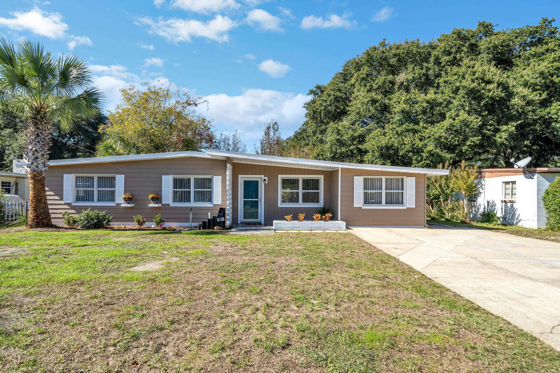 ELLIOTT POINT - Residential