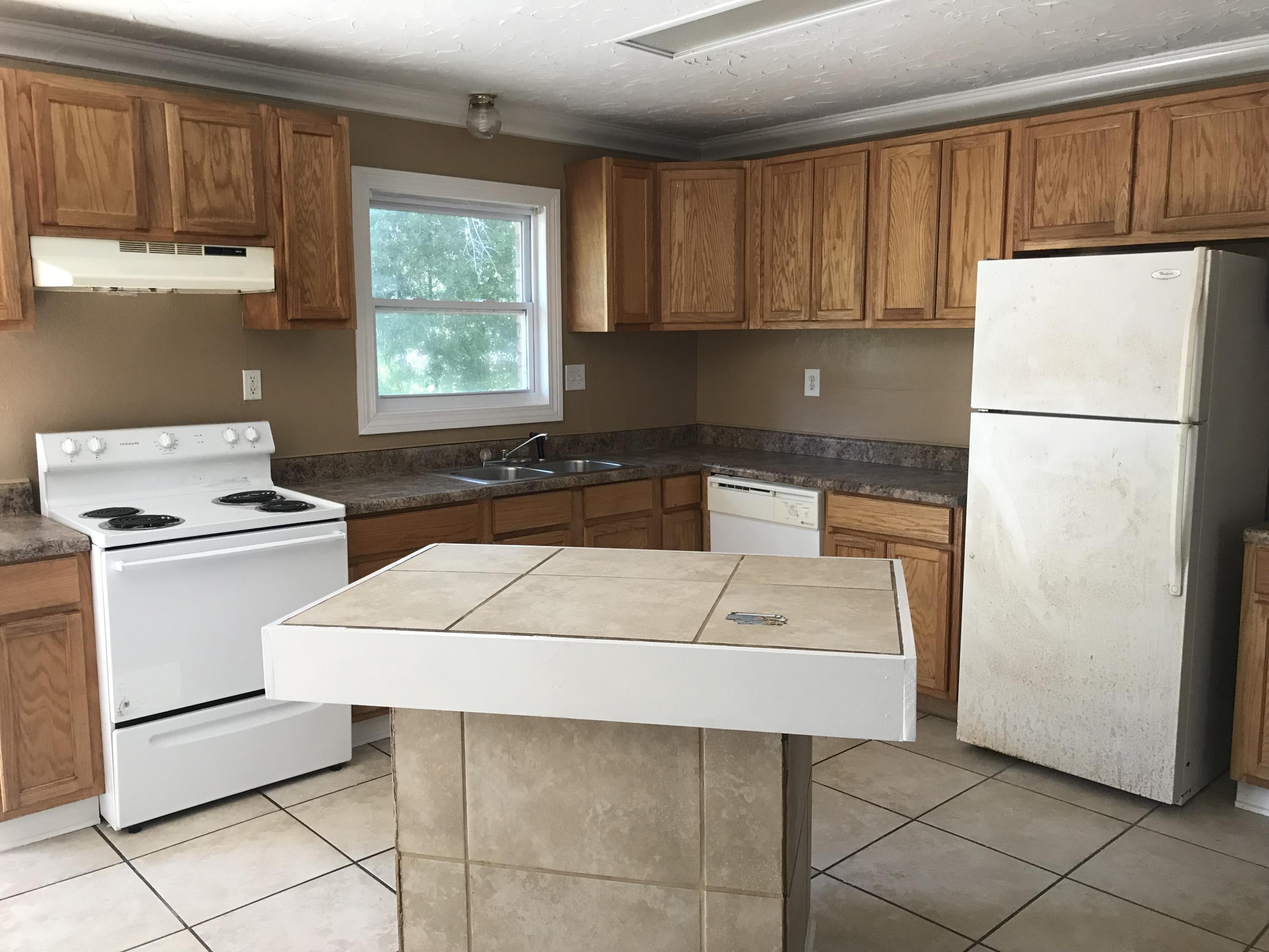 METES & BOUNDS - Residential Lease