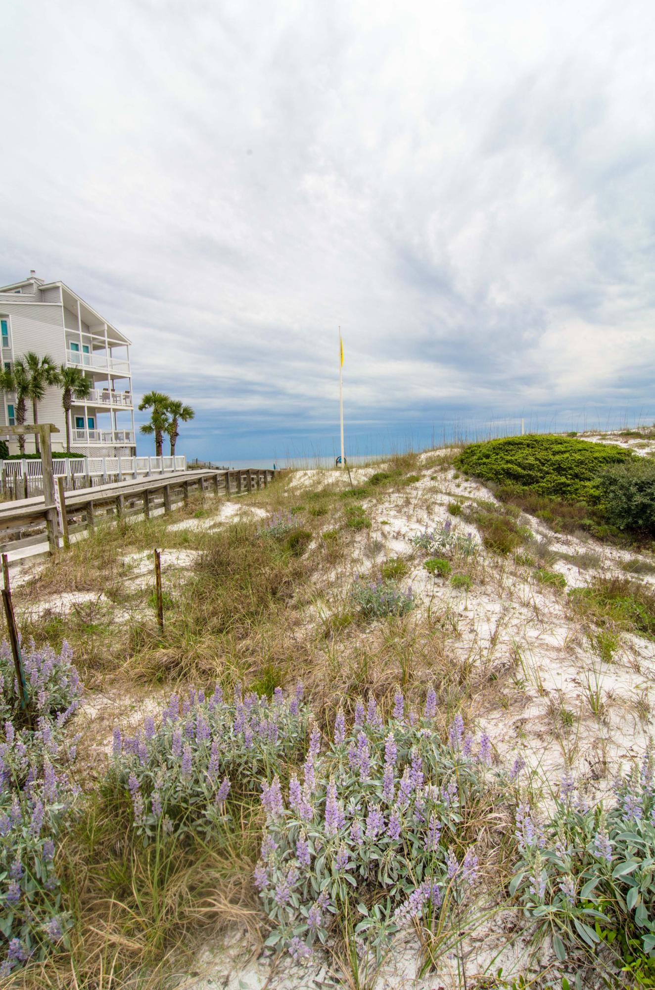 BEACHSIDE VILLAS CONDO - Residential