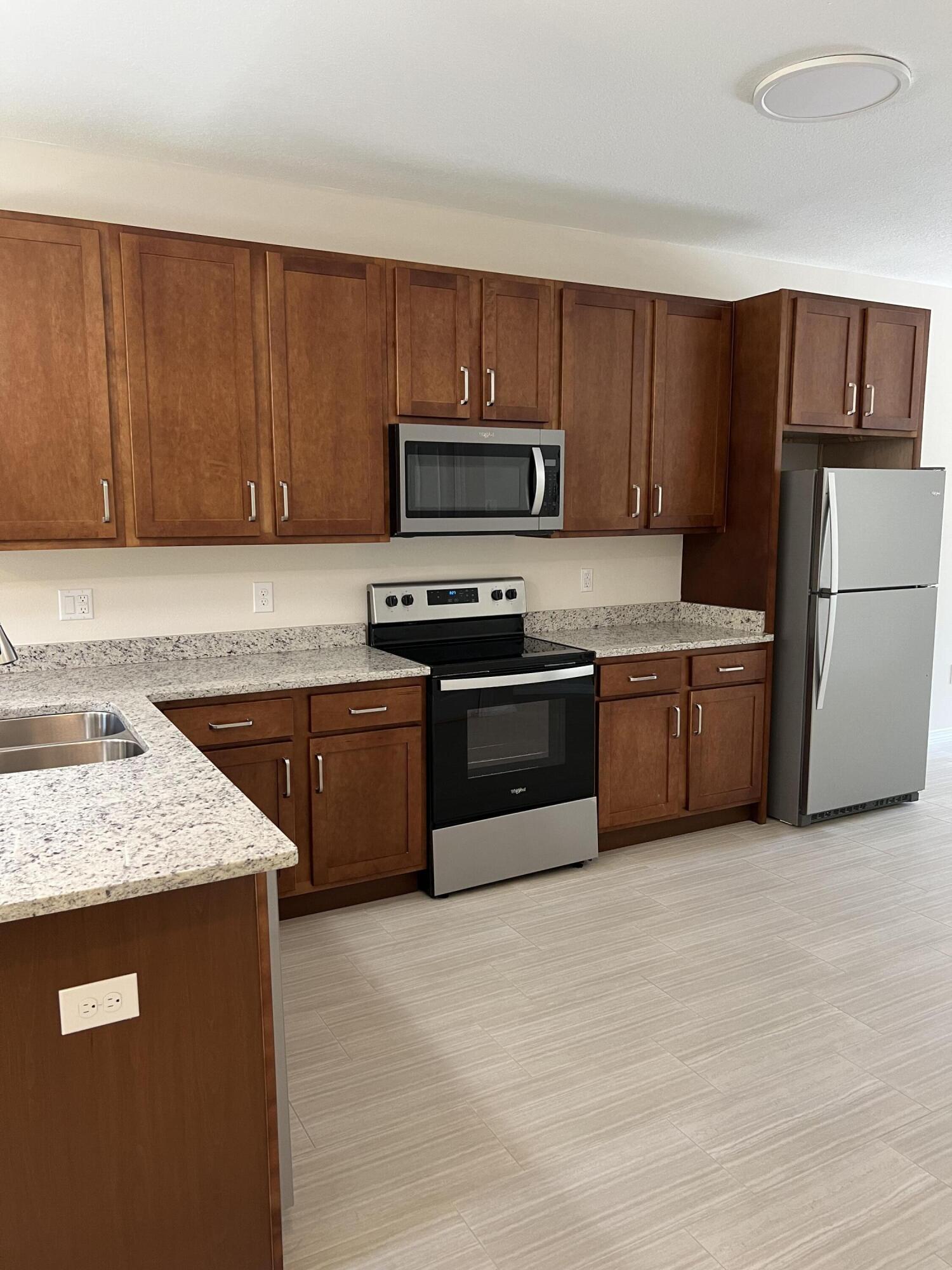 BROWNSVILLE STATION - Residential Lease