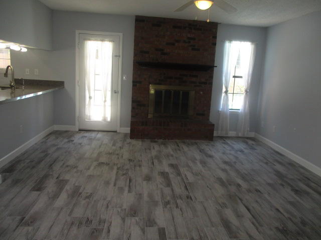 CHATEAU PRES DE LA MER - Residential Lease