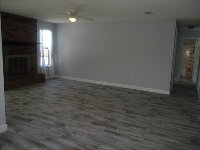 CHATEAU PRES DE LA MER - Residential Lease
