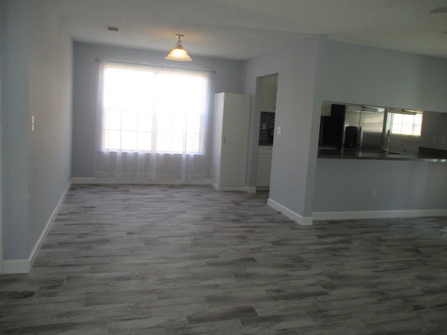 CHATEAU PRES DE LA MER - Residential Lease