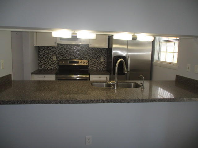 CHATEAU PRES DE LA MER - Residential Lease