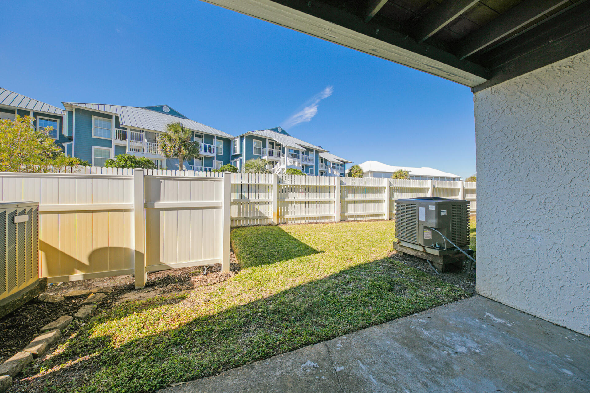 COSTA VISTA T/H - Residential