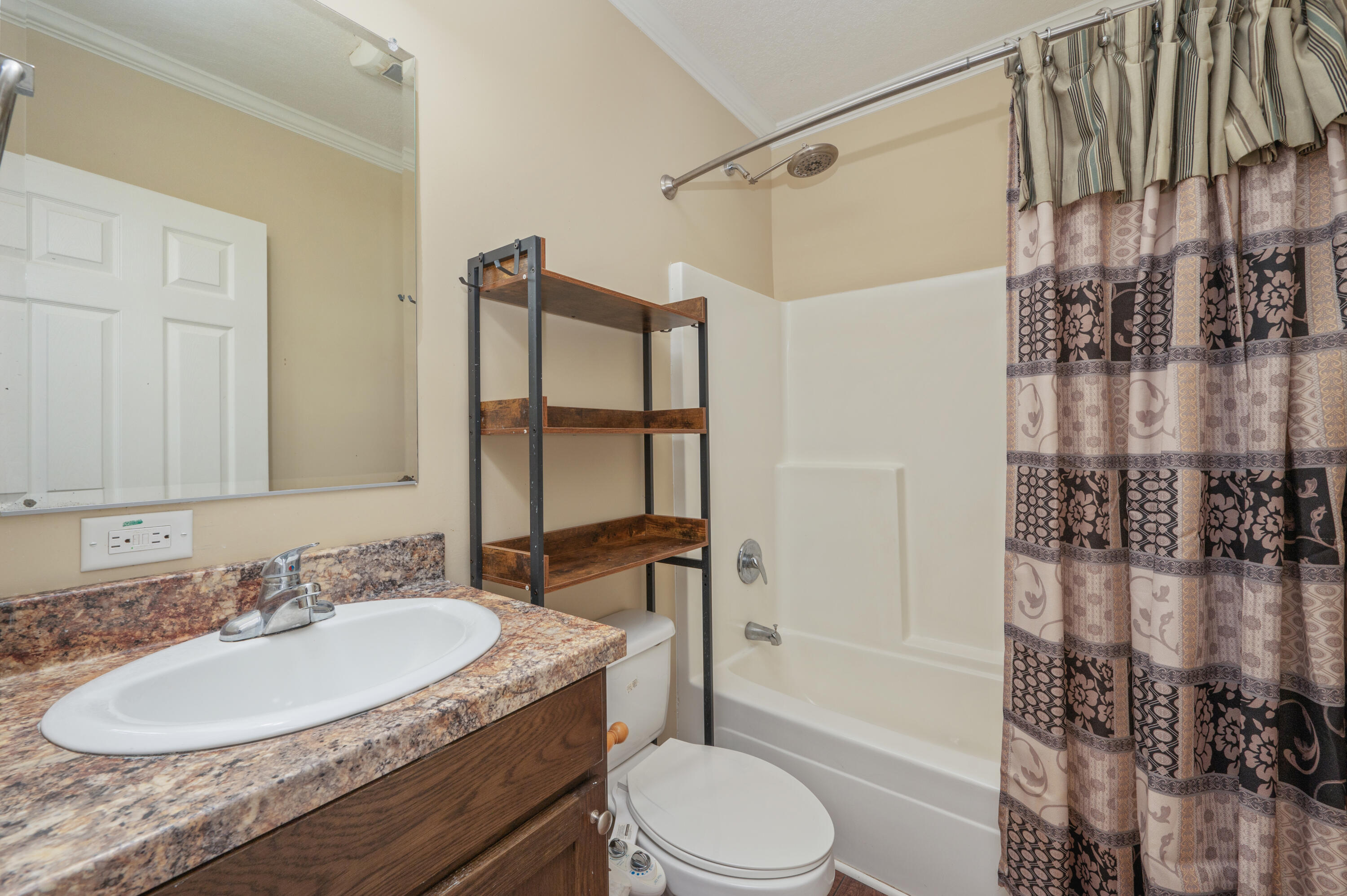 OAKWOOD HILLS UNIT 1 - Residential Lease
