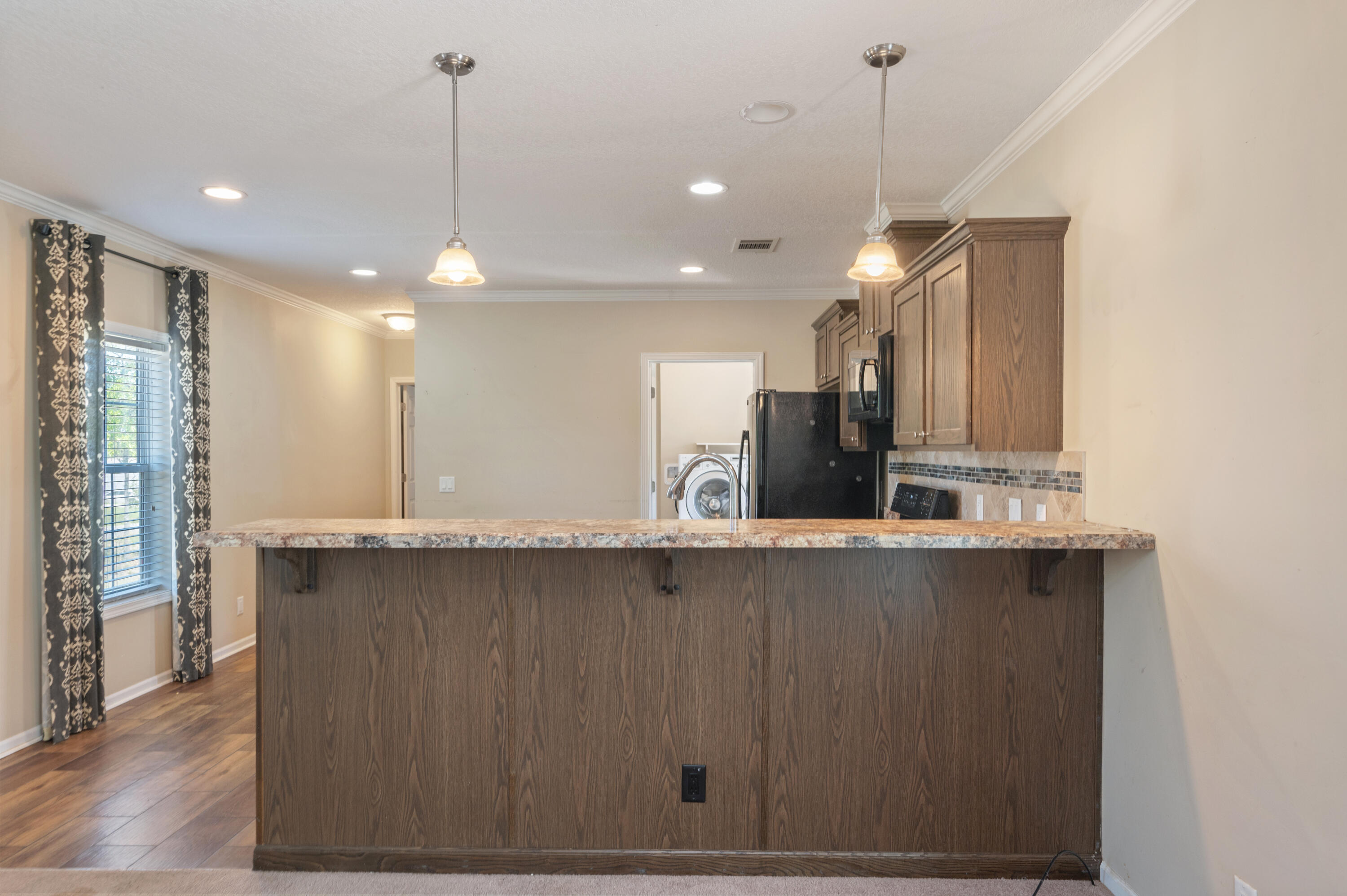 OAKWOOD HILLS UNIT 1 - Residential Lease
