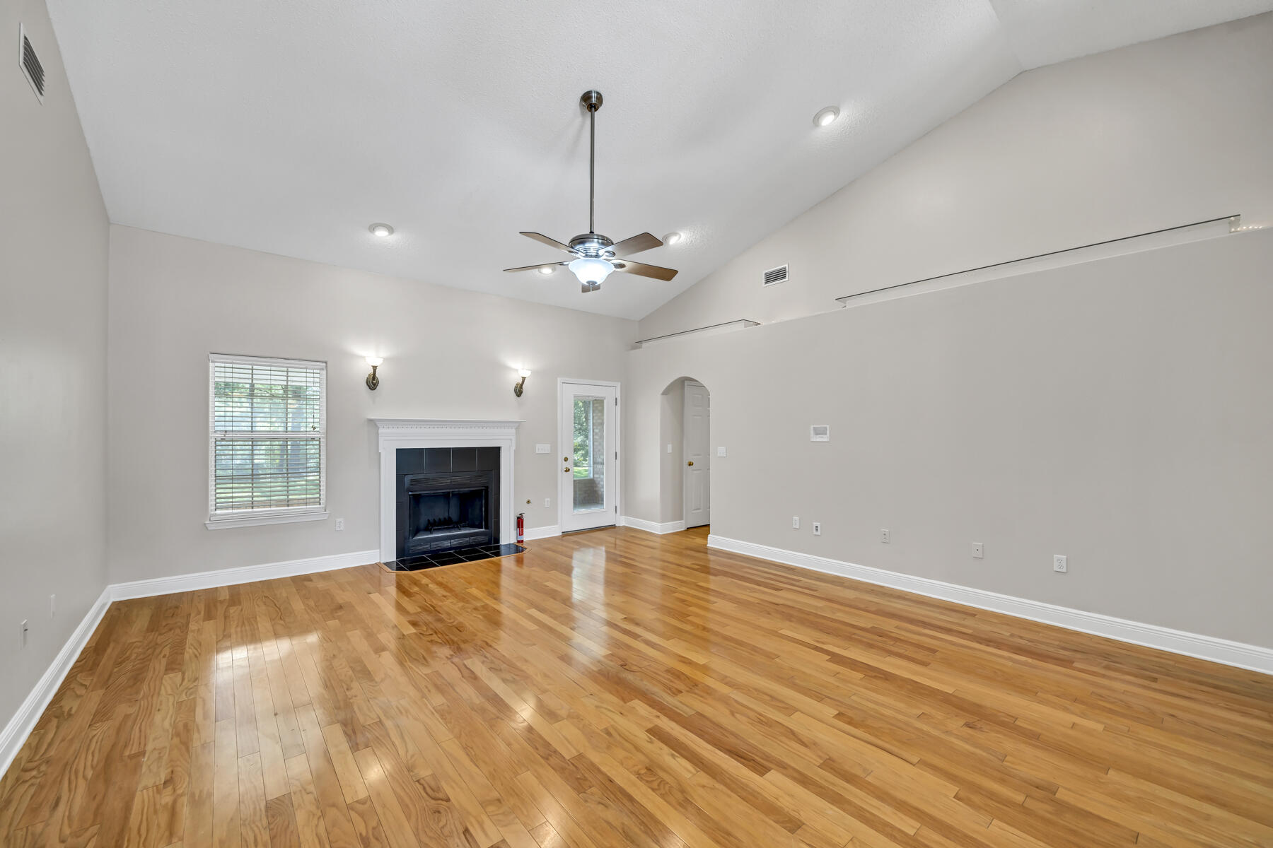 SOUND HAMMOCK - Residential Lease