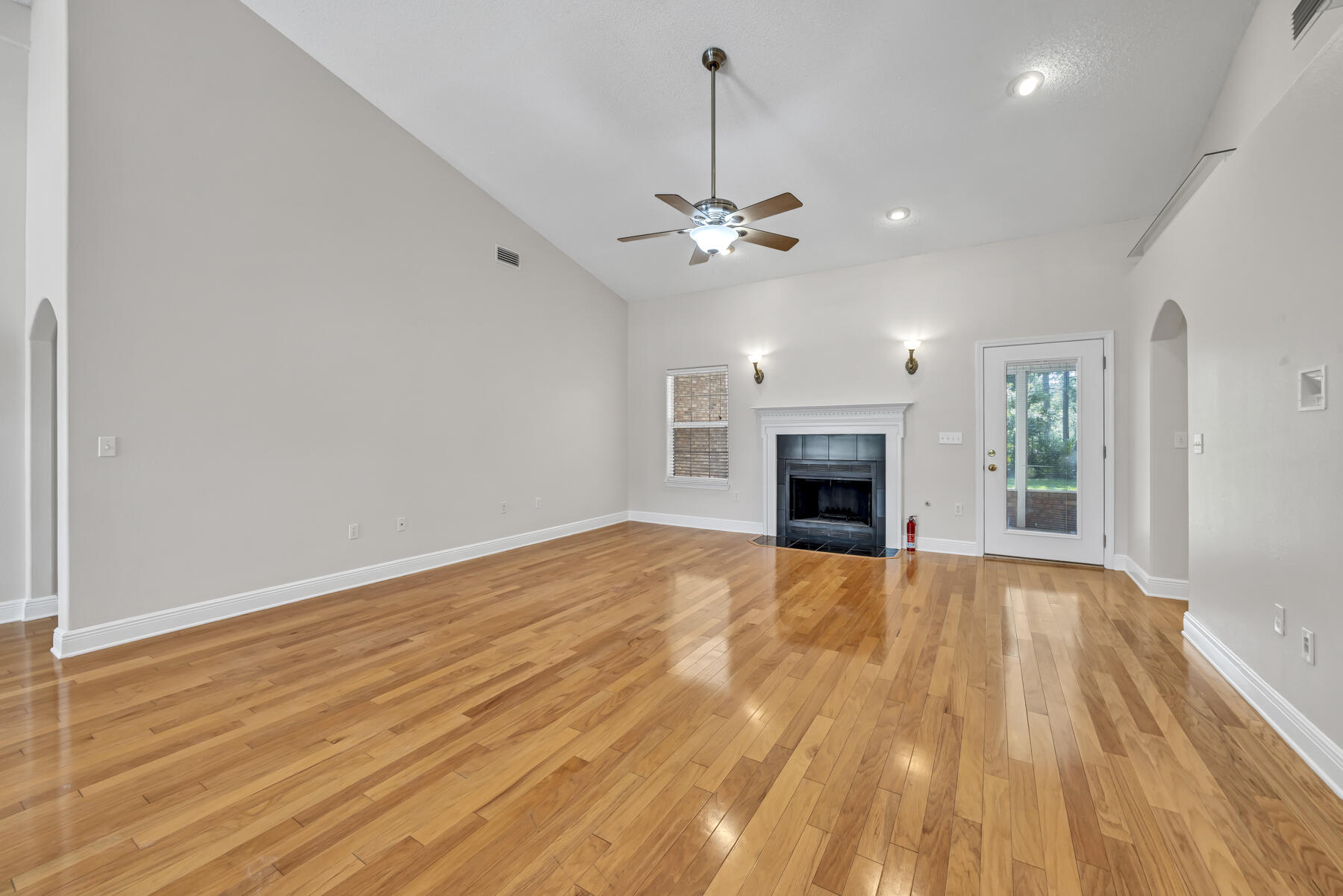 SOUND HAMMOCK - Residential Lease