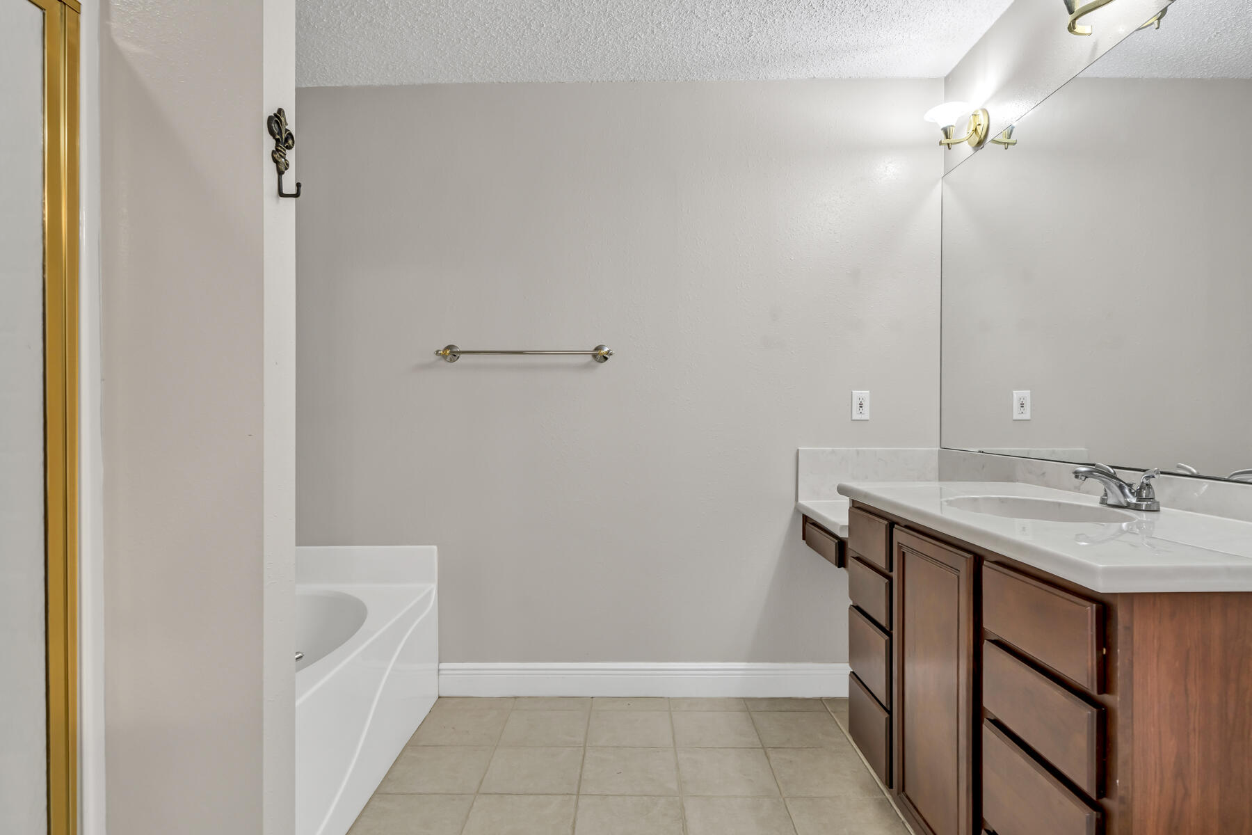 SOUND HAMMOCK - Residential Lease
