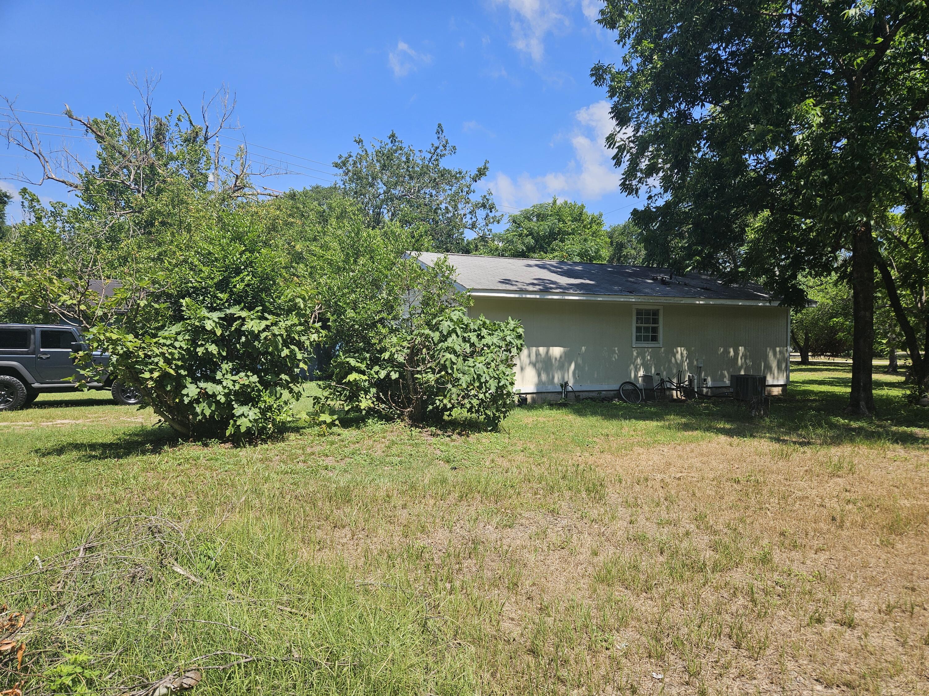 for comp purposes only.
FSBO.
cash sale!