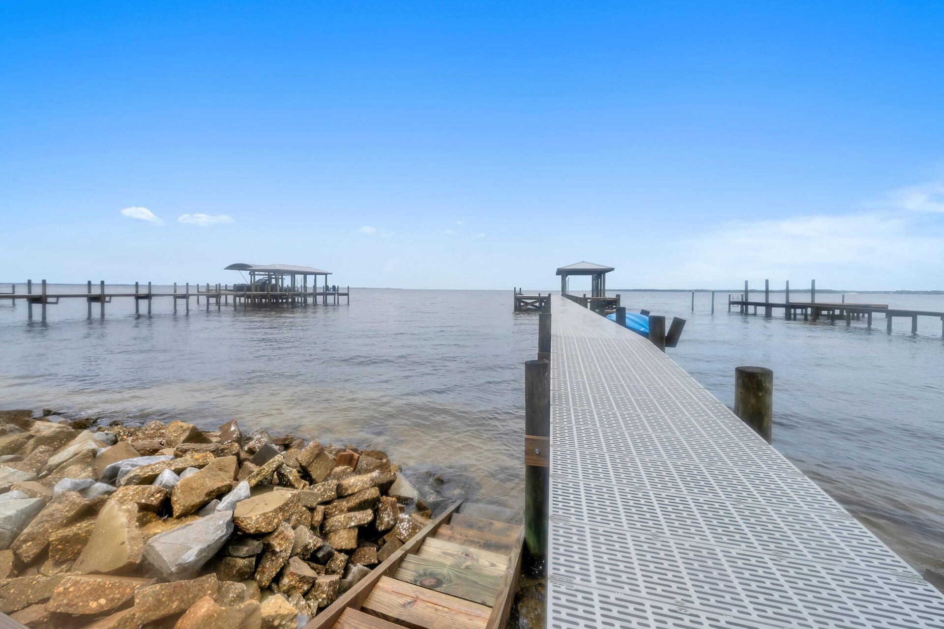 WINDWARD PH 1 BLUEWATER BAY - Residential
